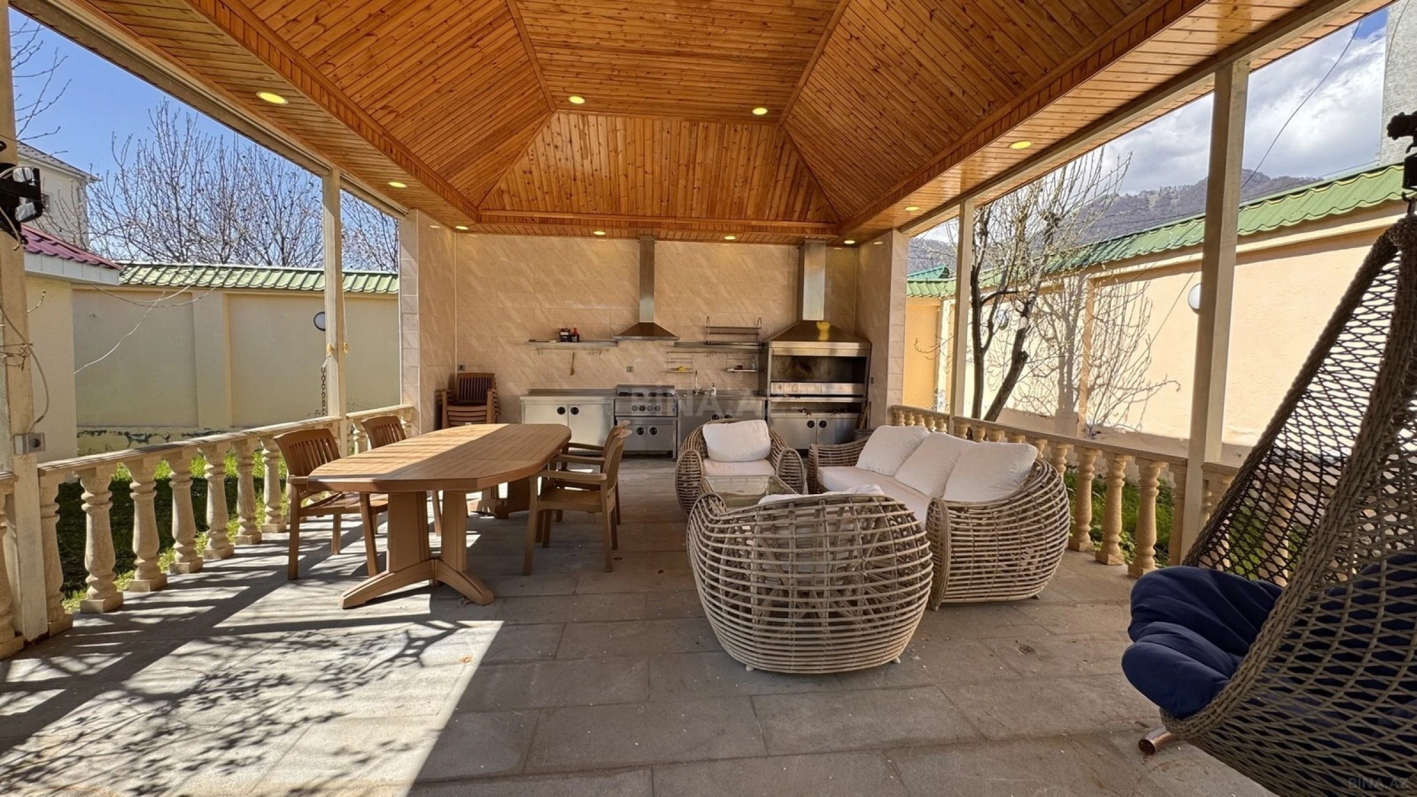 Satılır 7 otaqlı həyət evi 450 m²