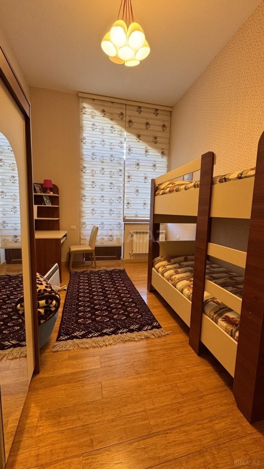 Satılır 7 otaqlı həyət evi 450 m²