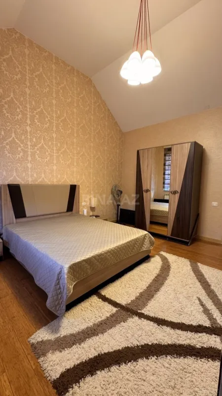 Satılır 7 otaqlı həyət evi 450 m²