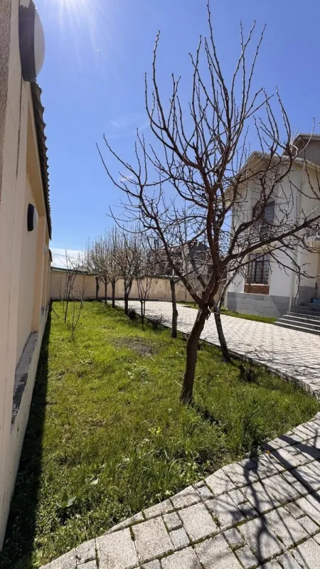 Satılır 7 otaqlı həyət evi 450 m²