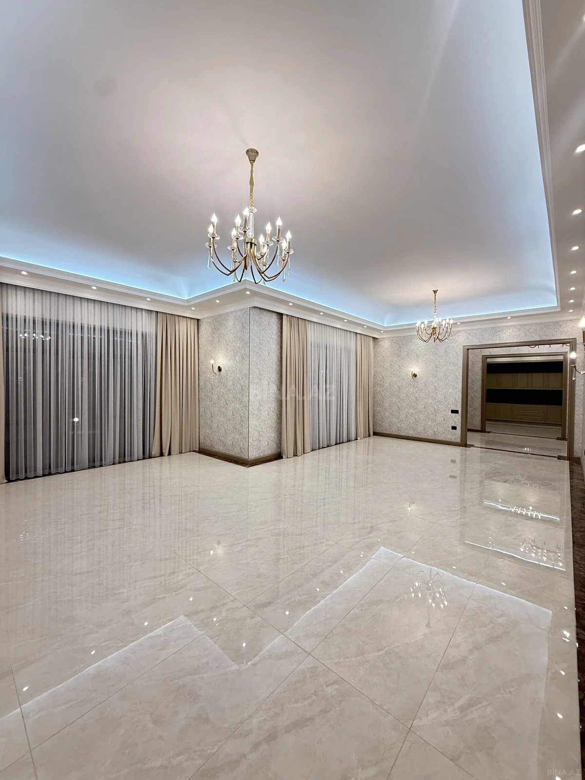 Satılır 6 otaqlı həyət evi 400 m²