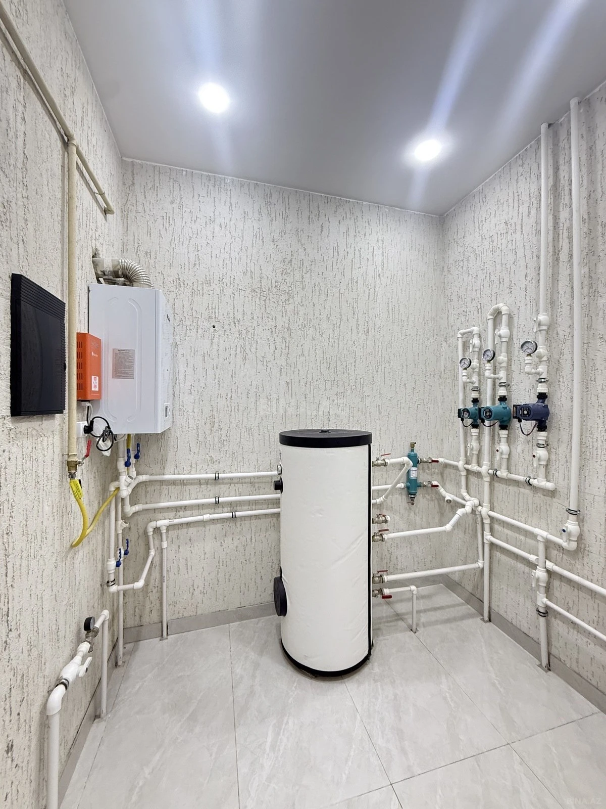 Satılır 6 otaqlı həyət evi 400 m²