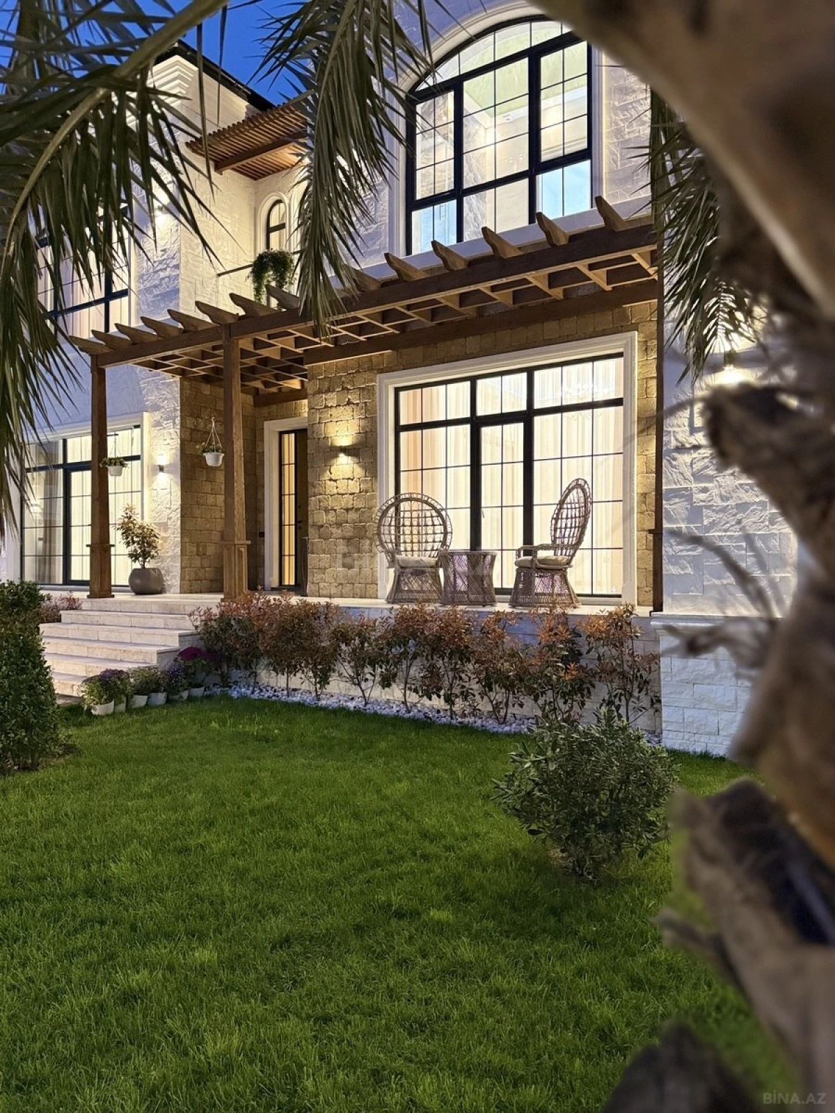 Satılır 6 otaqlı həyət evi 400 m²