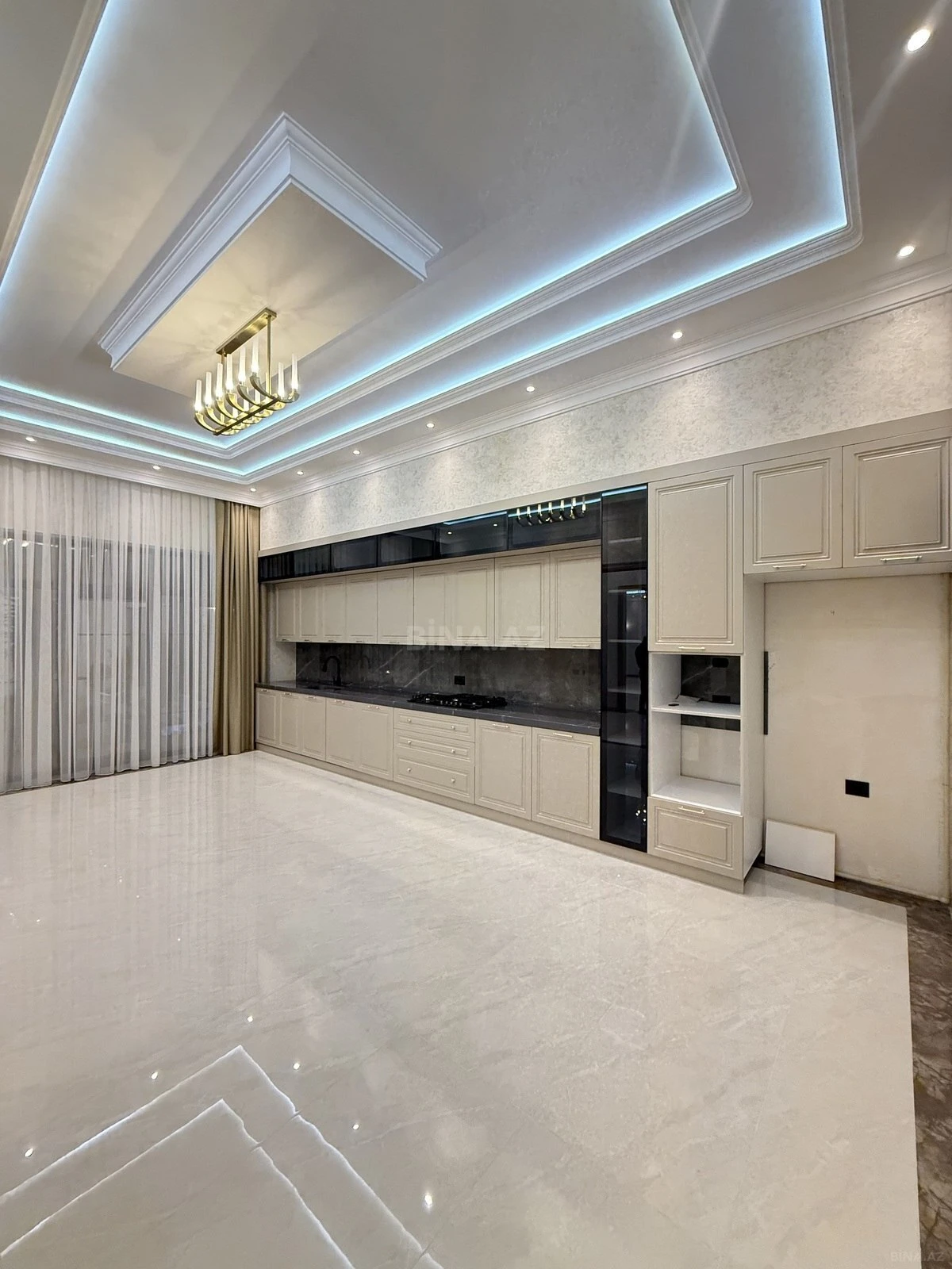 Satılır 6 otaqlı həyət evi 400 m²