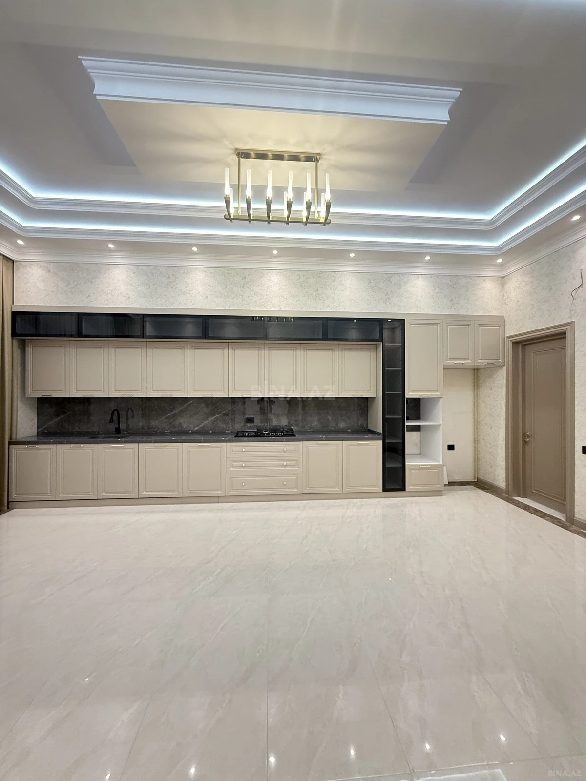 Satılır 6 otaqlı həyət evi 400 m²