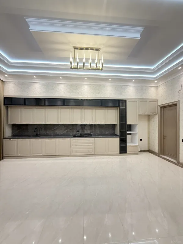 Satılır 6 otaqlı həyət evi 400 m²
