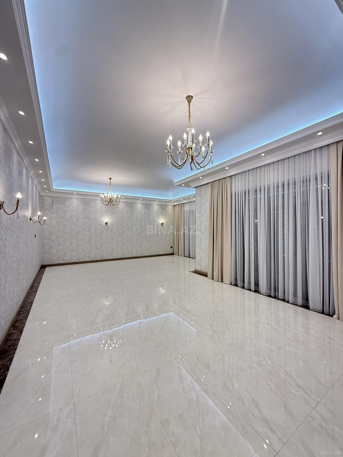 Satılır 6 otaqlı həyət evi 400 m²