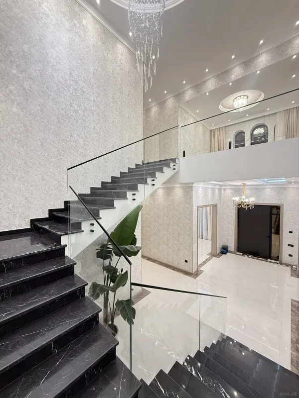 Satılır 6 otaqlı həyət evi 400 m²