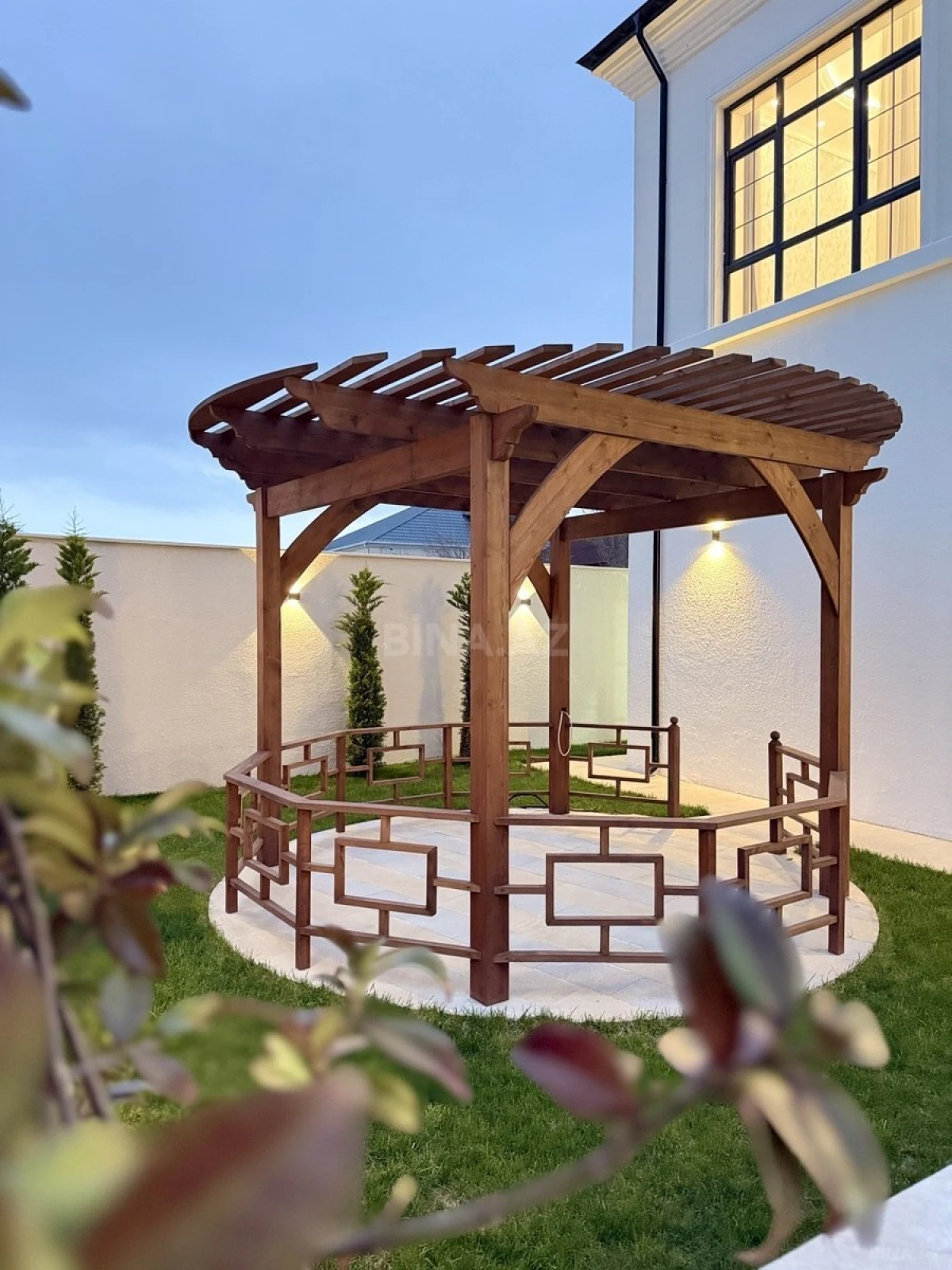 Satılır 6 otaqlı həyət evi 400 m²