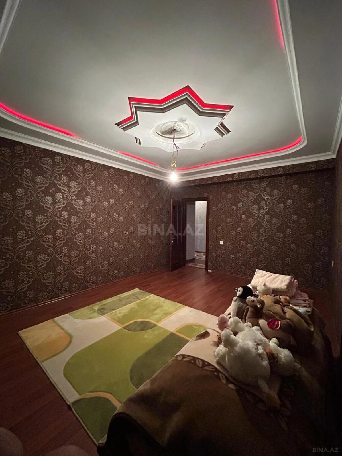 Satılır 3 otaqlı mənzil 114 m²