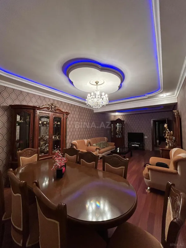 Satılır 3 otaqlı mənzil 114 m²
