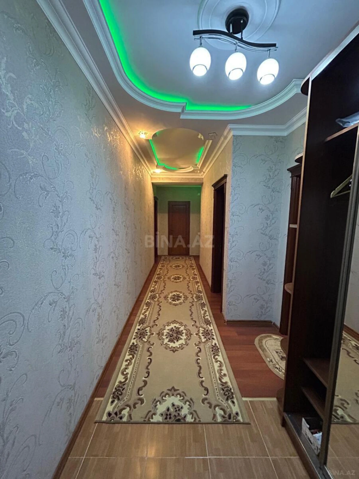 Satılır 3 otaqlı mənzil 114 m²