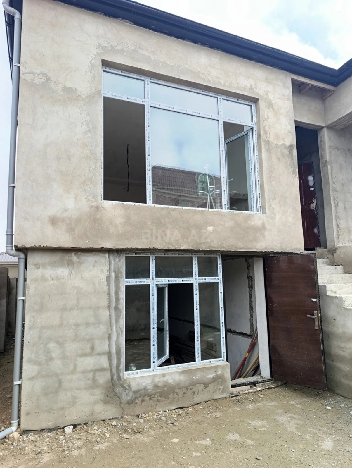 Satılır 5 otaqlı həyət evi 253 m²