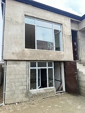 Satılır 5 otaqlı həyət evi 253 m²