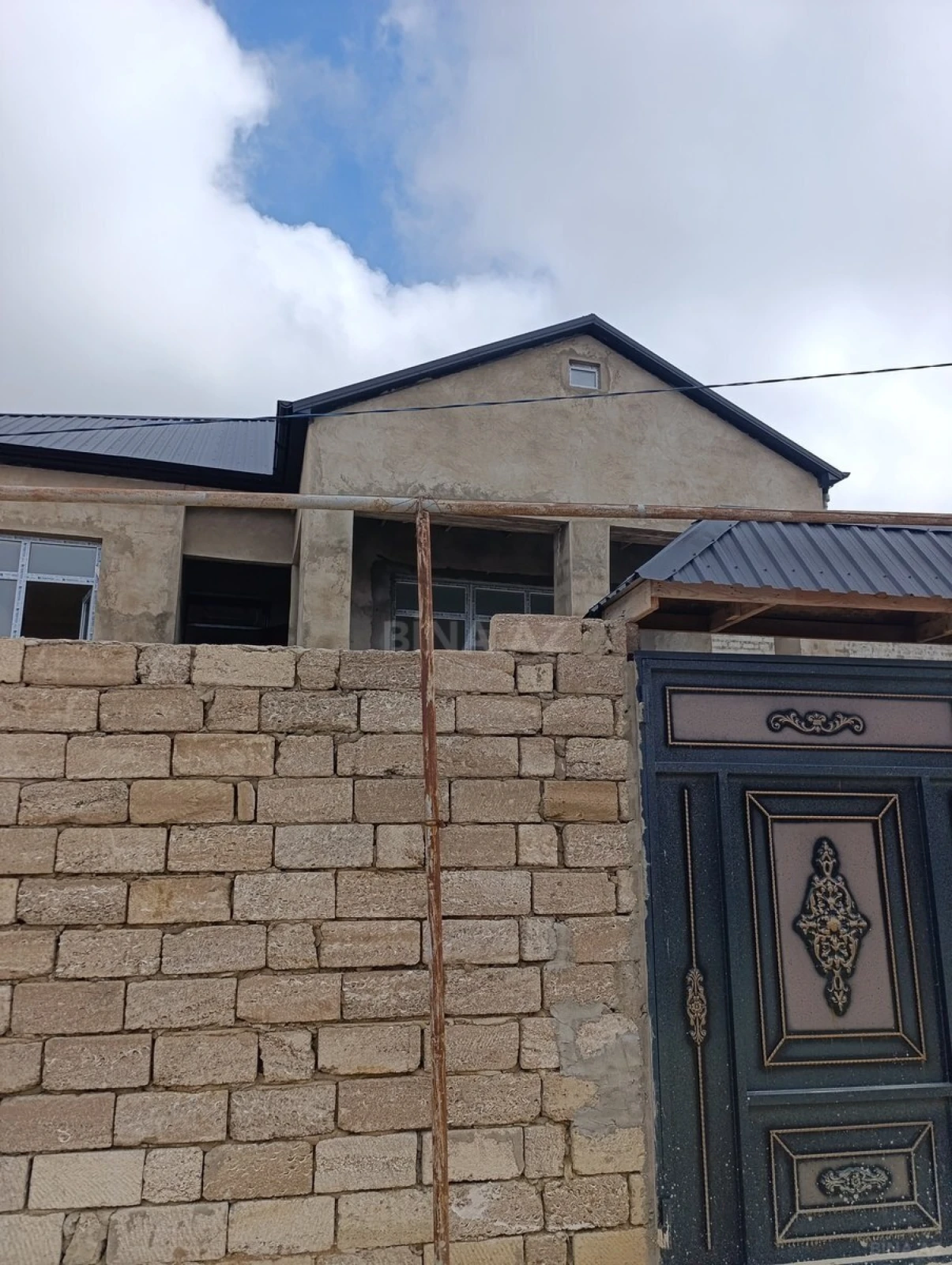 Satılır 5 otaqlı həyət evi 253 m²