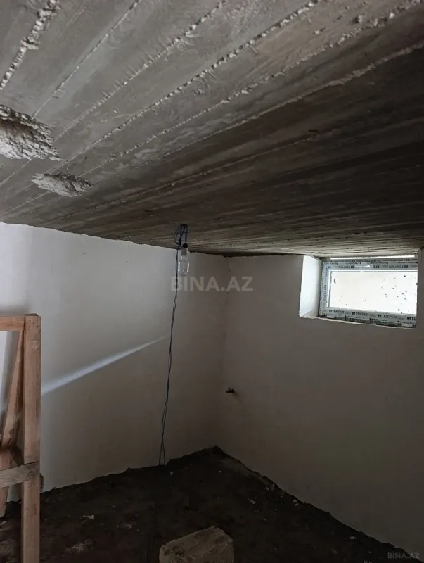 Satılır 5 otaqlı həyət evi 253 m²