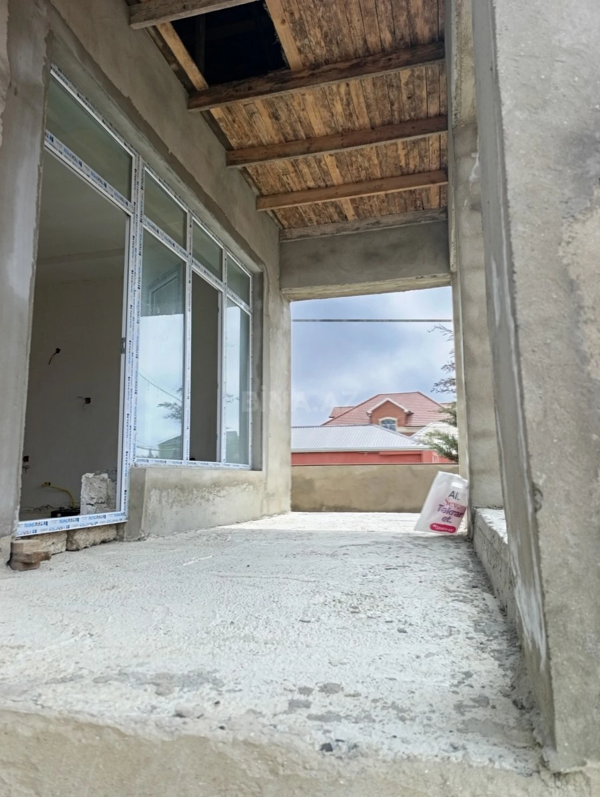 Satılır 5 otaqlı həyət evi 253 m²