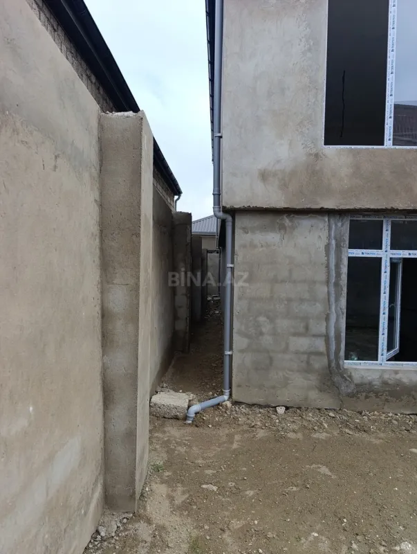 Satılır 5 otaqlı həyət evi 253 m²