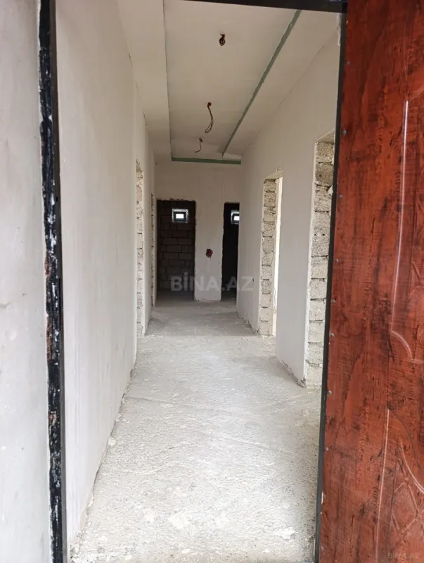 Satılır 5 otaqlı həyət evi 253 m²