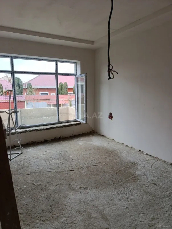 Satılır 5 otaqlı həyət evi 253 m²