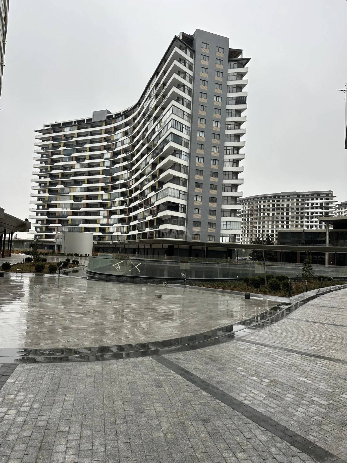 Satılır 2 otaqlı mənzil 73 m²