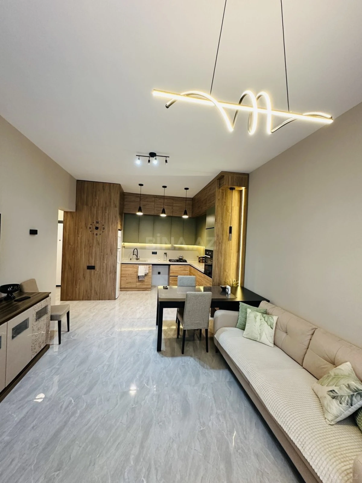 Satılır 2 otaqlı mənzil 73 m²