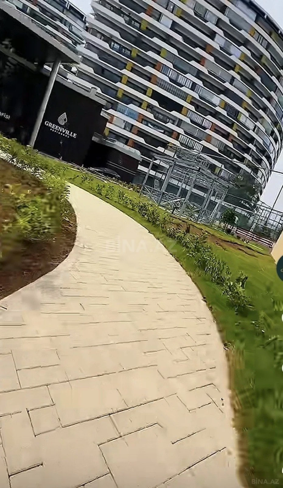 Satılır 2 otaqlı mənzil 73 m²