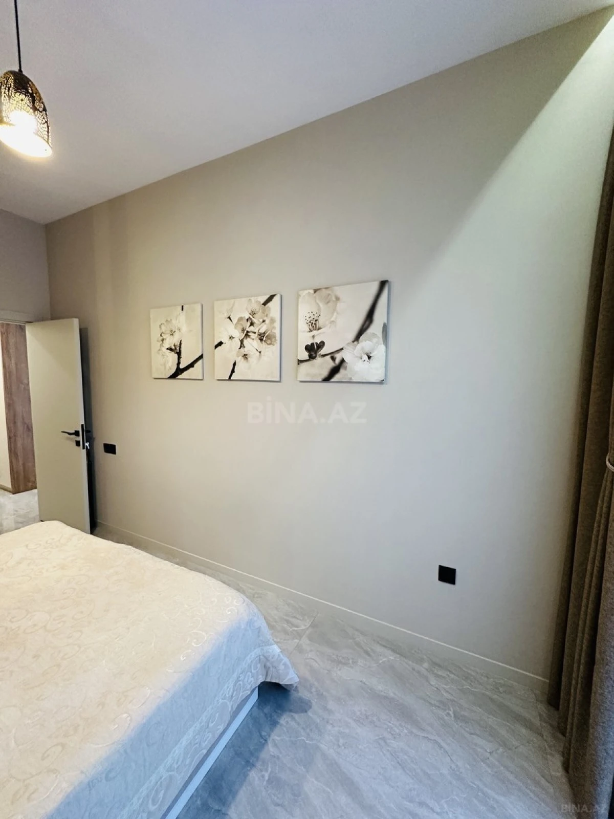 Satılır 2 otaqlı mənzil 73 m²
