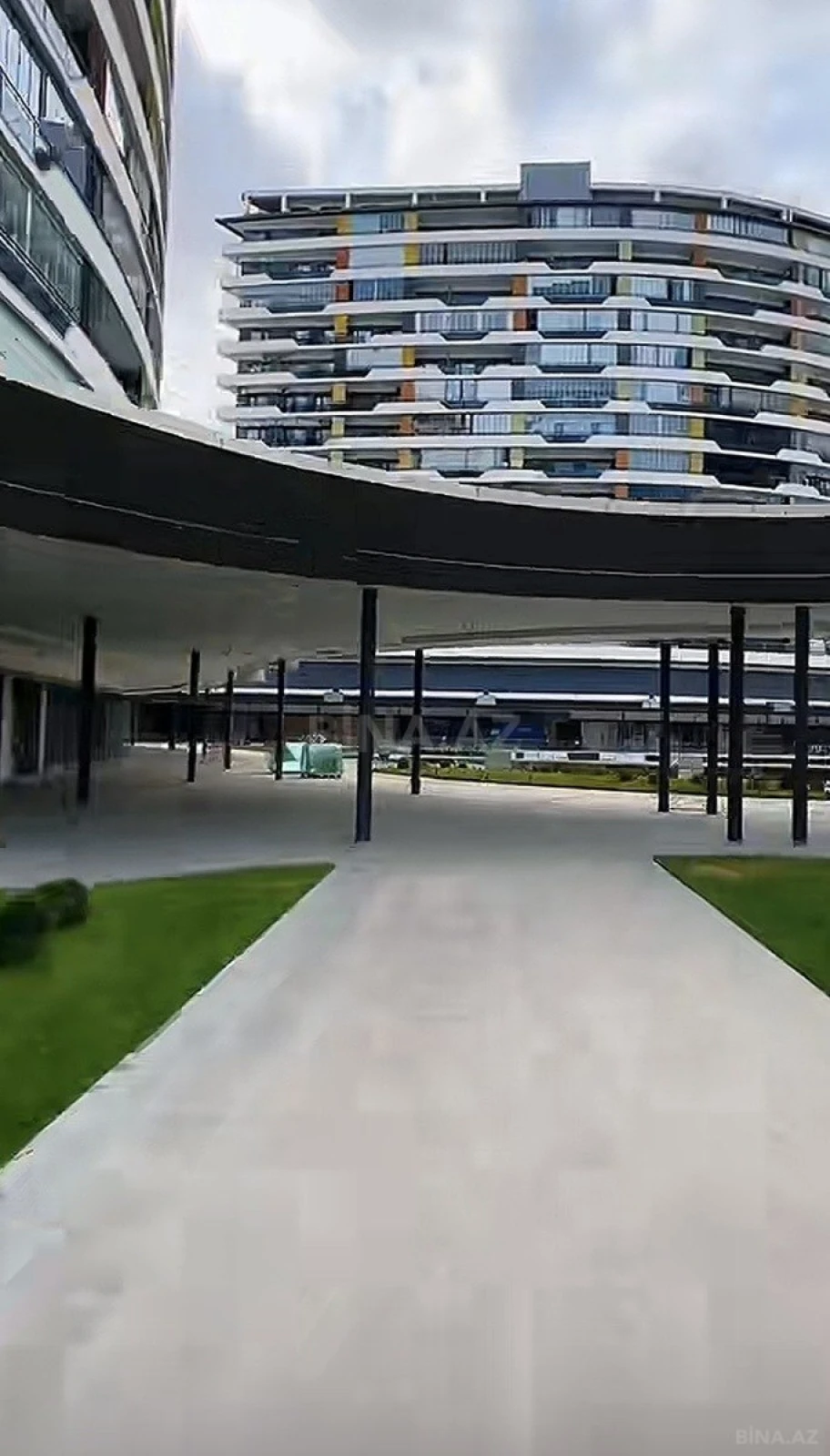 Satılır 2 otaqlı mənzil 73 m²