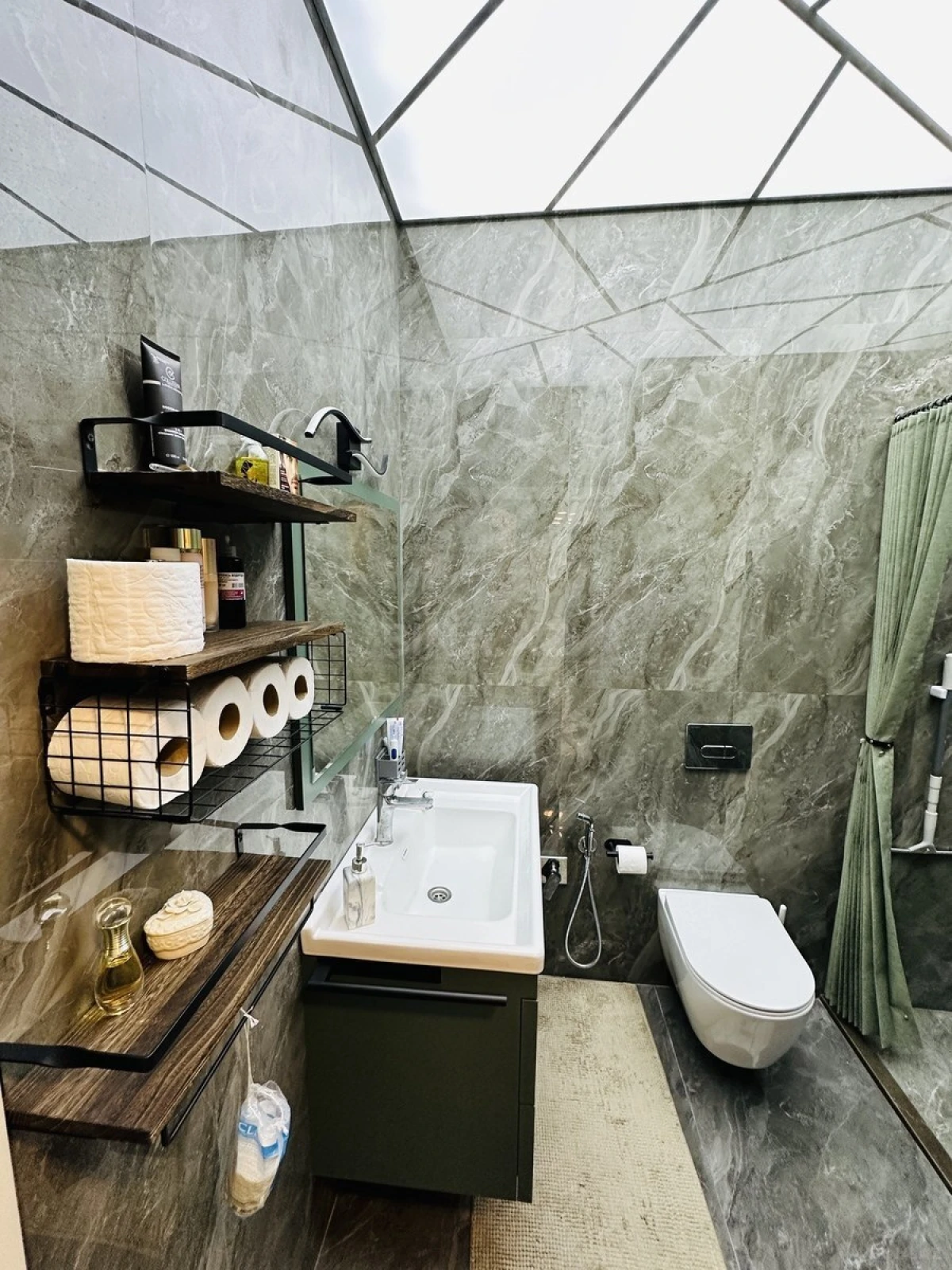 Satılır 2 otaqlı mənzil 73 m²