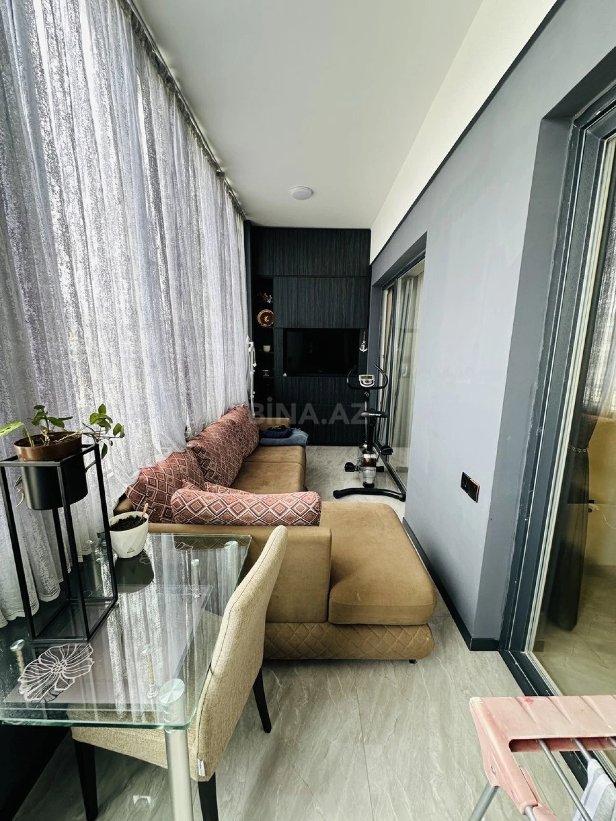 Satılır 2 otaqlı mənzil 73 m²