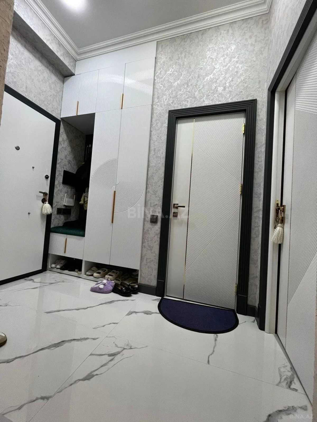 Satılır 2 otaqlı mənzil 73 m²