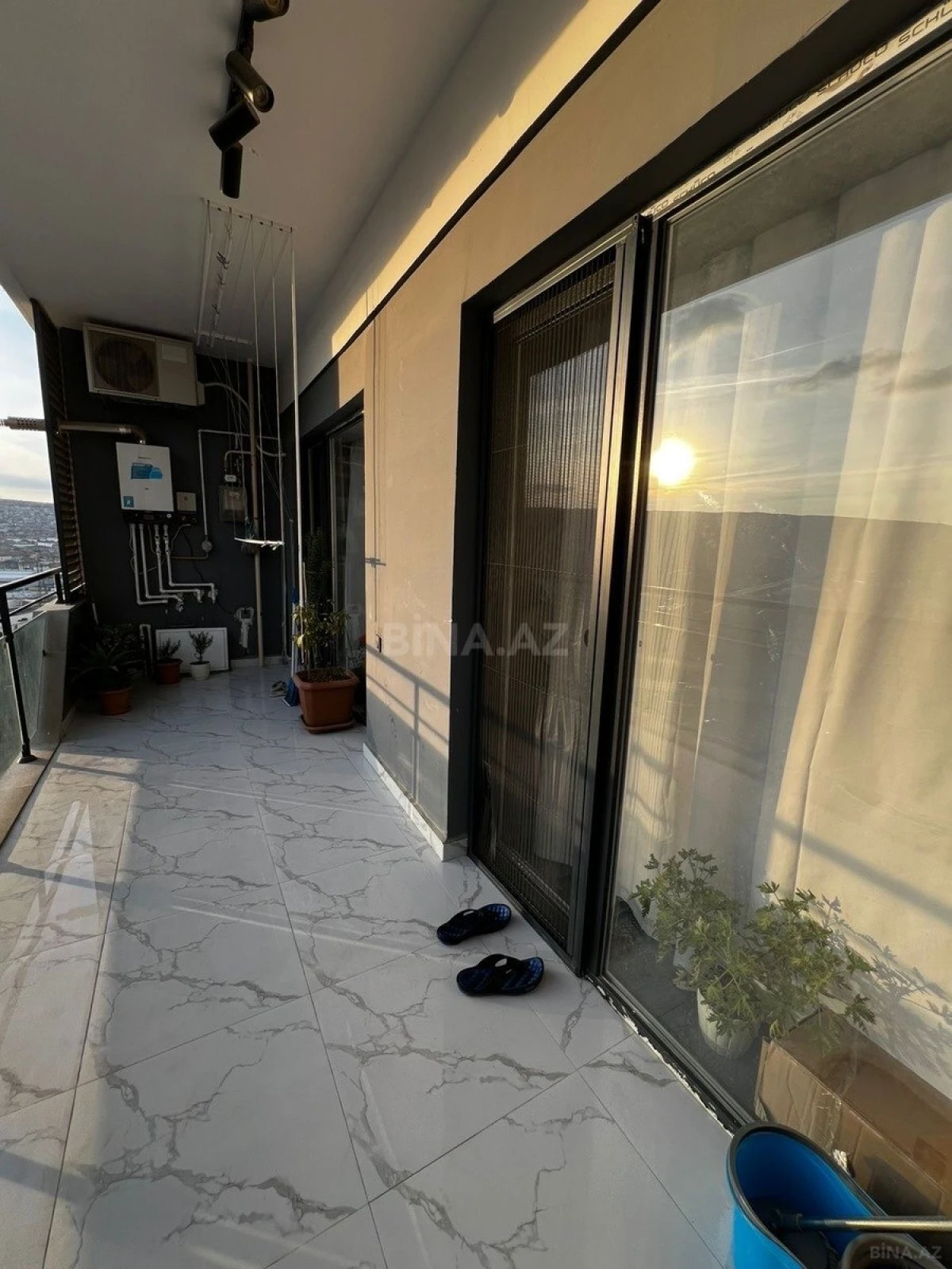 Satılır 2 otaqlı mənzil 73 m²