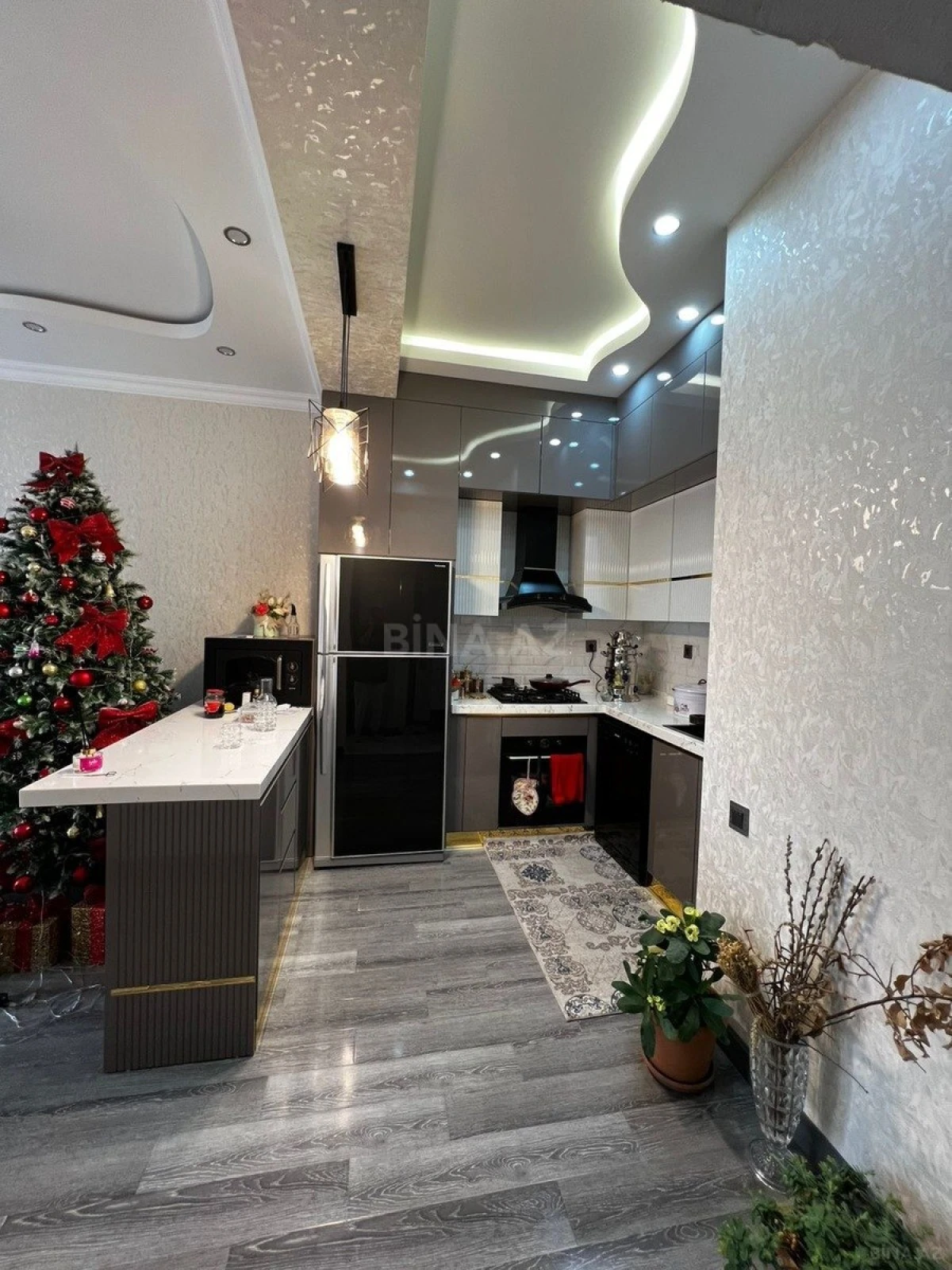 Satılır 2 otaqlı mənzil 73 m²