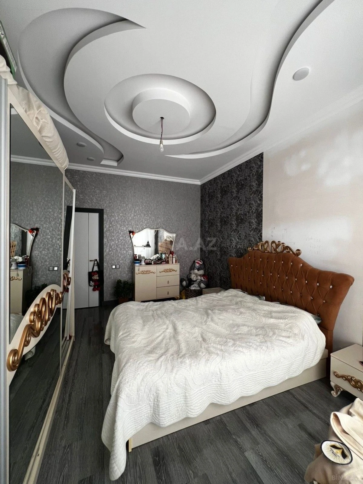 Satılır 2 otaqlı mənzil 73 m²