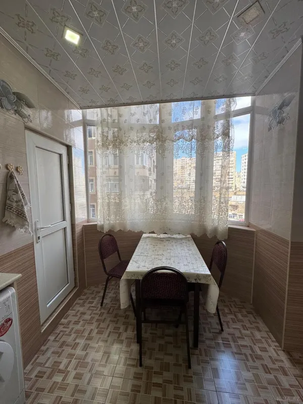 Kirayə verilir 2 otaqlı mənzil 75 m²