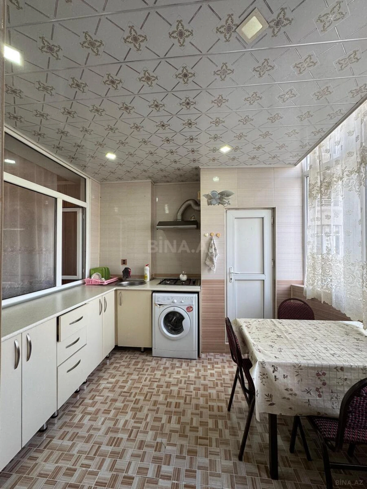 Kirayə verilir 2 otaqlı mənzil 75 m²