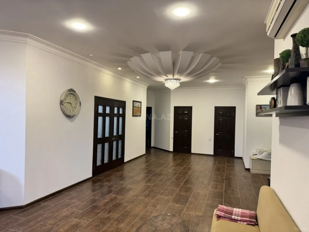 Kirayə verilir 7 otaqlı həyət evi 600 m²