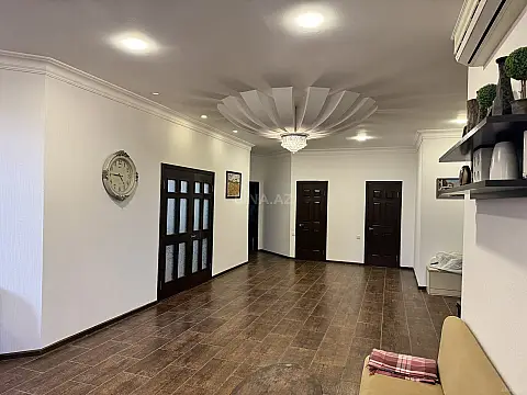 Kirayə verilir 7 otaqlı həyət evi 600 m²