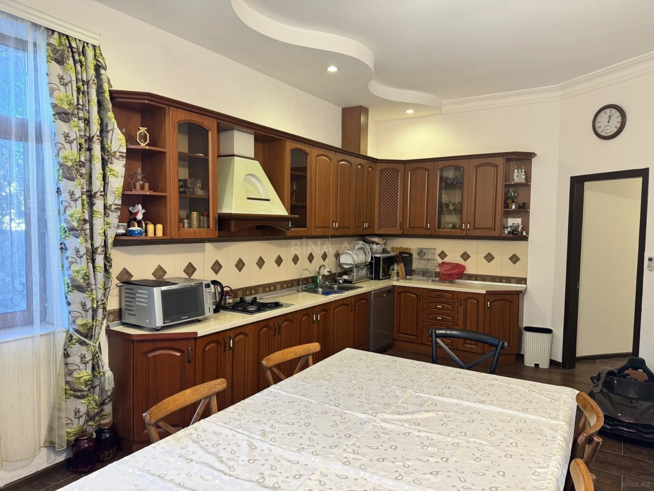 Kirayə verilir 7 otaqlı həyət evi 600 m²