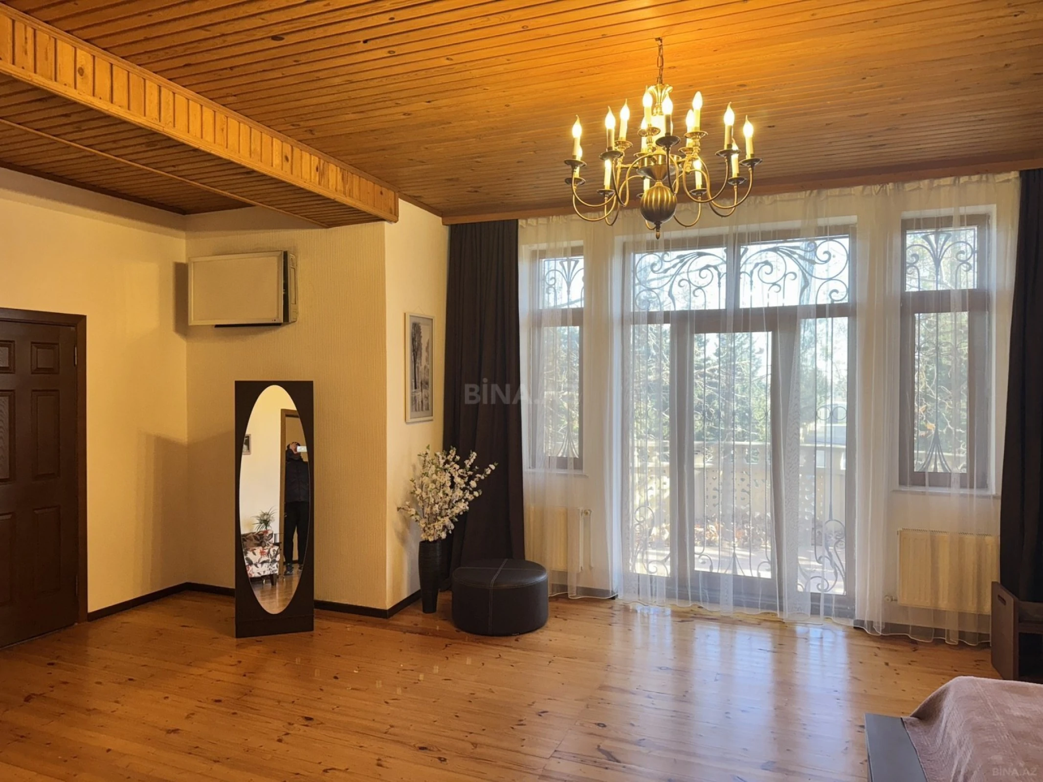 Kirayə verilir 7 otaqlı həyət evi 600 m²