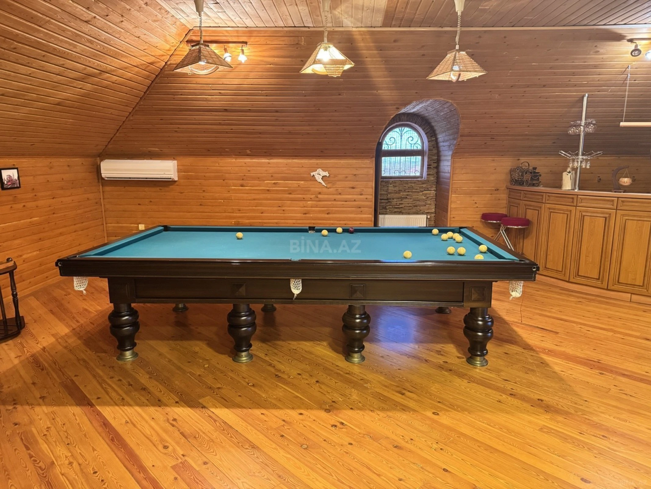 Kirayə verilir 7 otaqlı həyət evi 600 m²