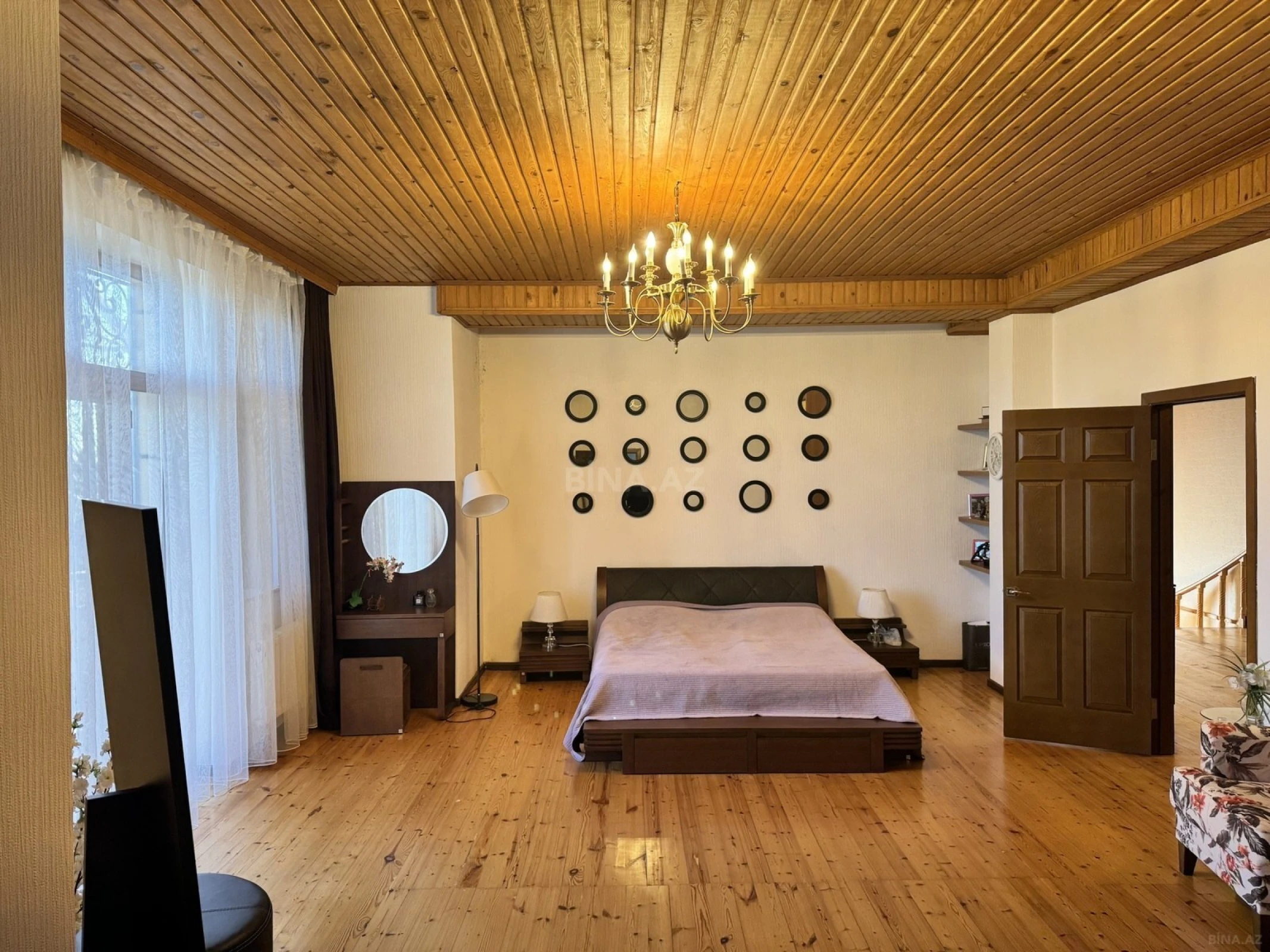 Kirayə verilir 7 otaqlı həyət evi 600 m²
