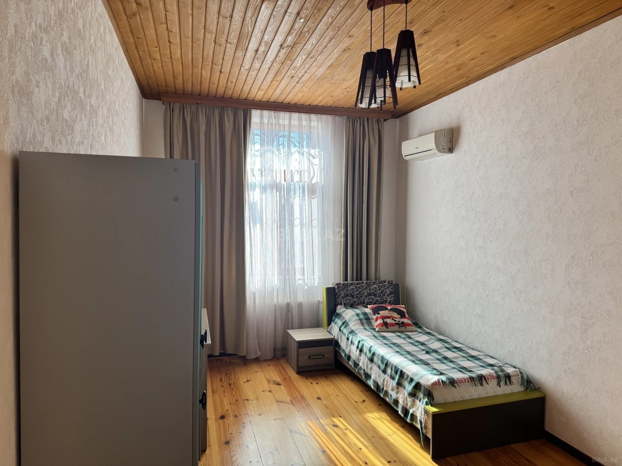 Kirayə verilir 7 otaqlı həyət evi 600 m²
