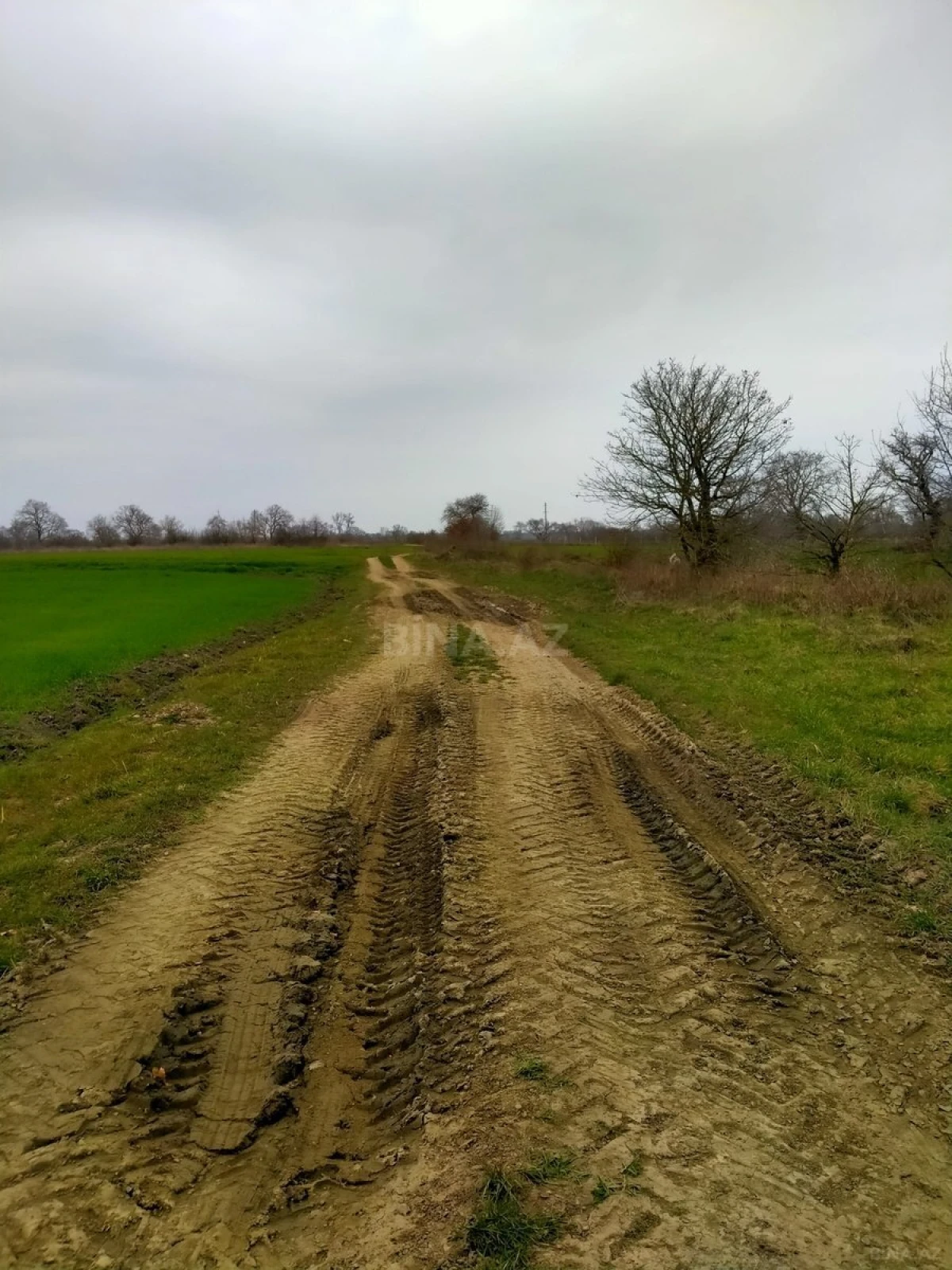 Satılır torpaq sahəsi 300 m²