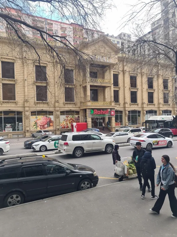 Satılır 4 otaqlı mənzil 168 m²