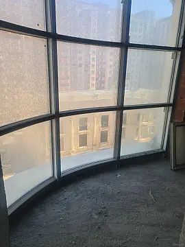 Satılır 4 otaqlı mənzil 168 m²