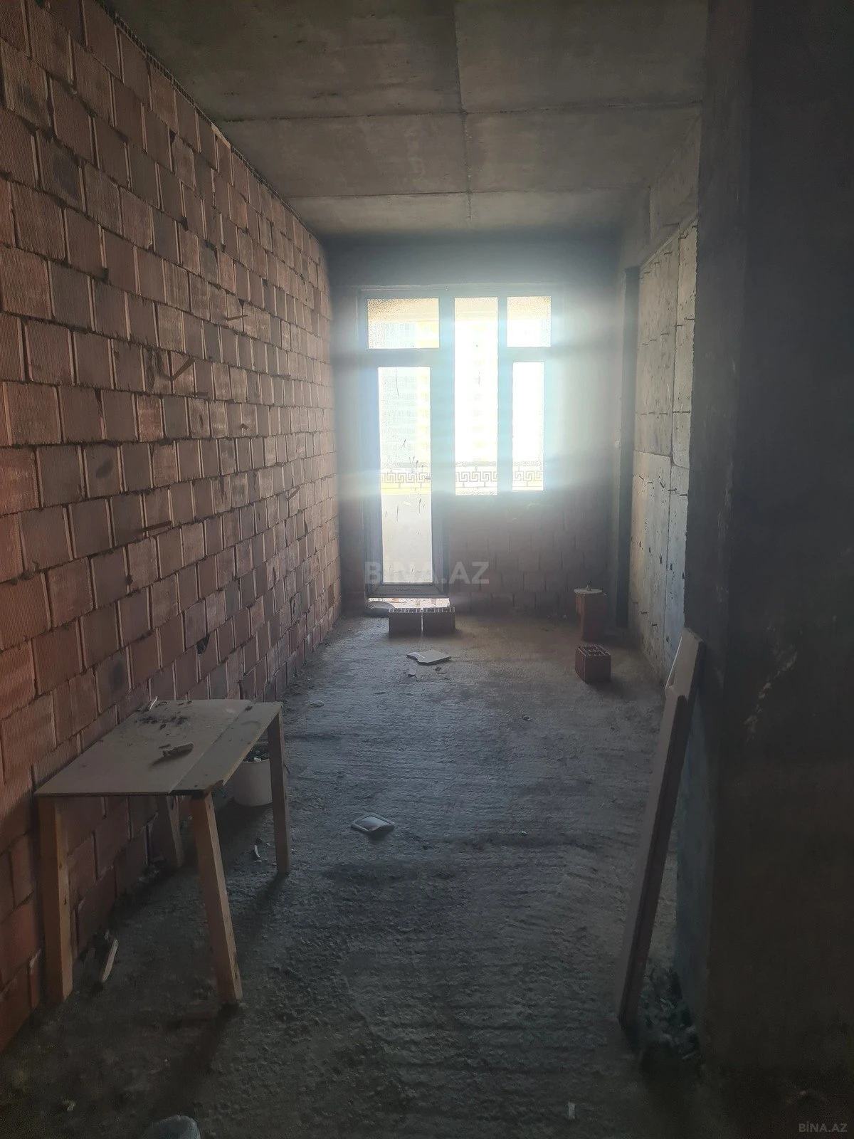 Satılır 4 otaqlı mənzil 168 m²