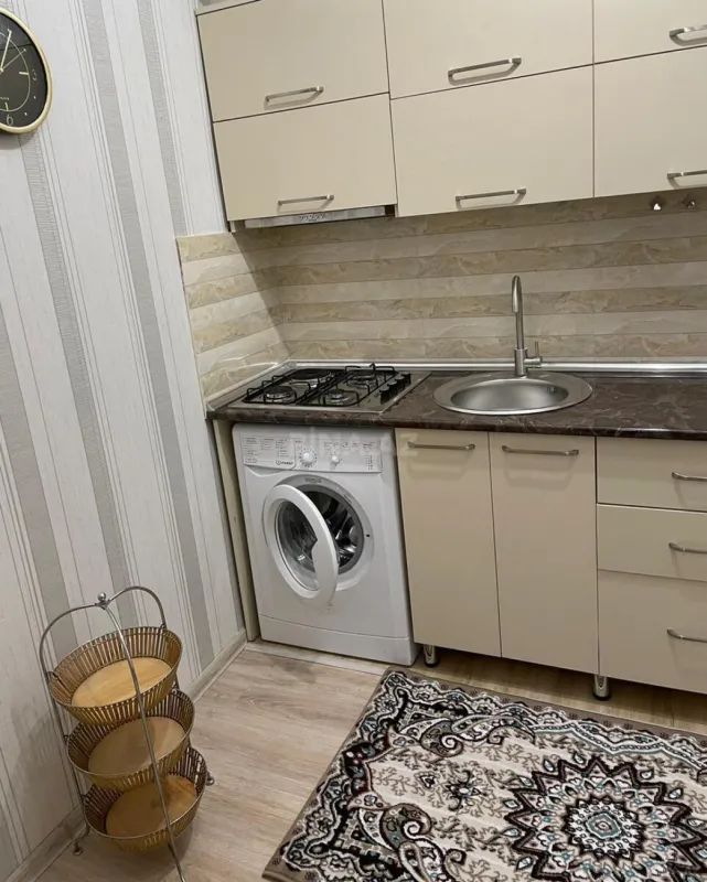 Kirayə verilir 2 otaqlı mənzil 65 m²