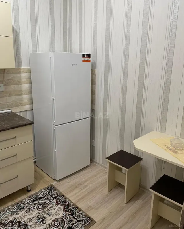 Kirayə verilir 2 otaqlı mənzil 65 m²